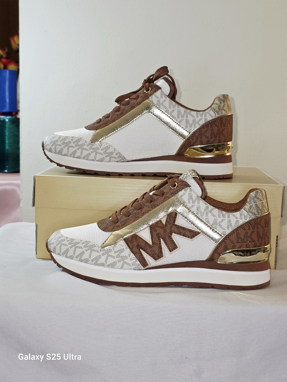 MICHAEL Michael Kors Maddy Two-Tone Logo and Mesh Trainer In Cream Size 7M - Picture 7 of 11